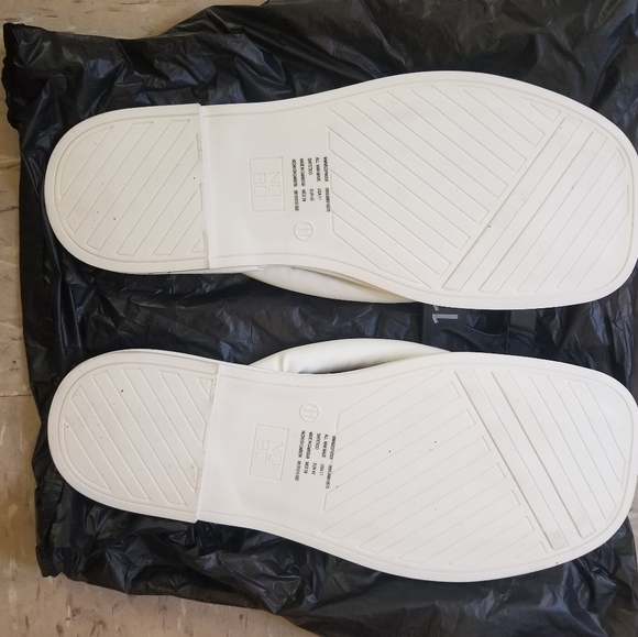 Sandals - Picture 5 of 9